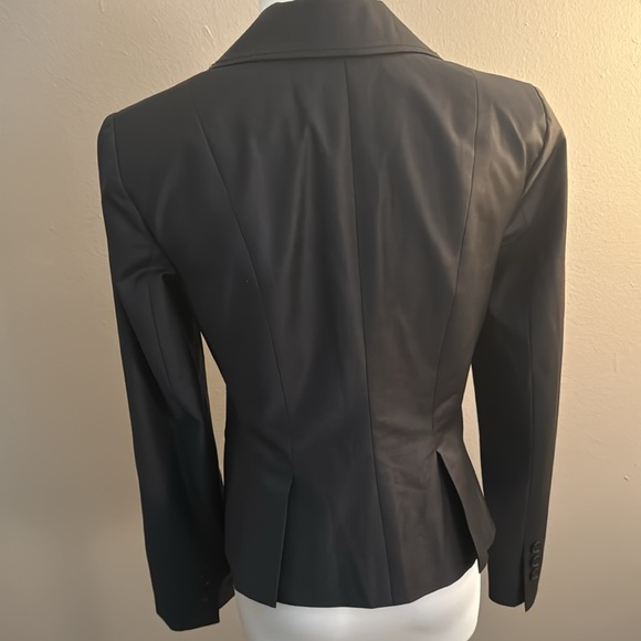 Bebe/Excellent condition, worn maybe once or twice gray blazer jacket size 6 - Picture 4 of 8